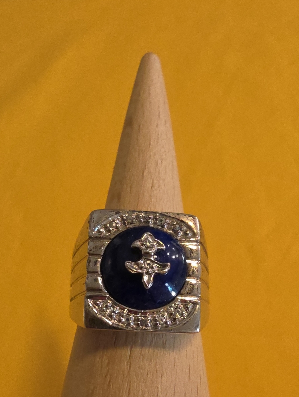 Vintage 925 Statement Ring ▪︎ Deep Blue Dome Cabochon Stone & Fleur-de-lis